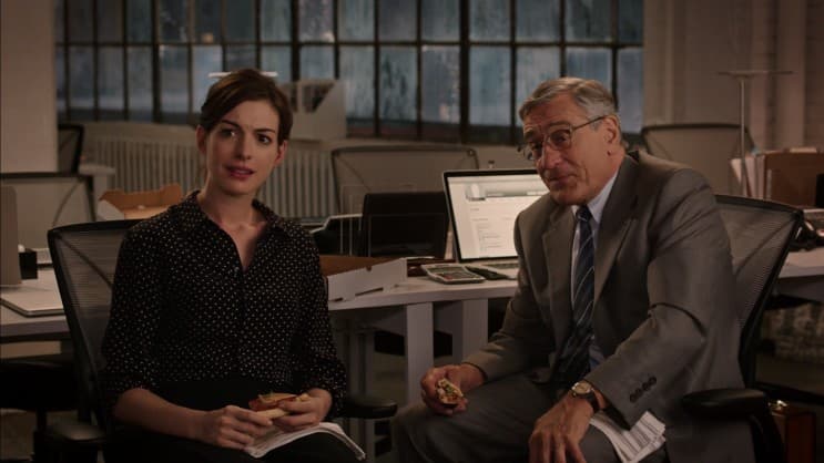 5 หนังสุดเจ๋ง! ที่คนหมดไฟทำงานต้องได้ดู - 2. The Intern (4)