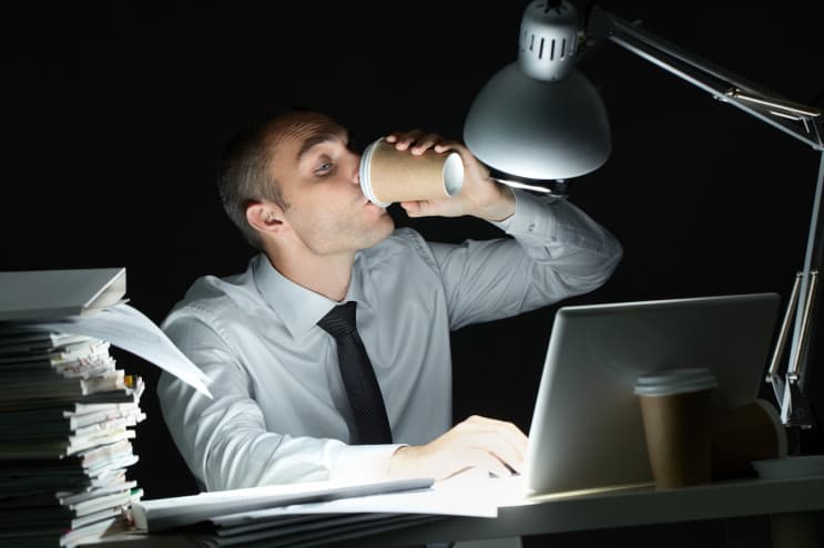 9 เหตุผลที่ทำไมพนักงานเก่งๆ ถึงลาออกกันหมด - 1. ทำงานหนักเกินไป