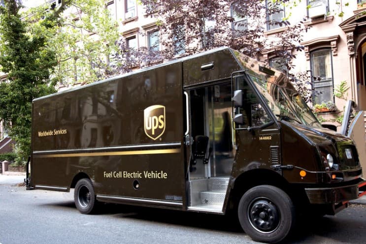 สมัครงานกว่า 100 ตำแหน่งจาก 15 บริษัทสุดฮอตของปี - 10) UPS | ยูพีเอส