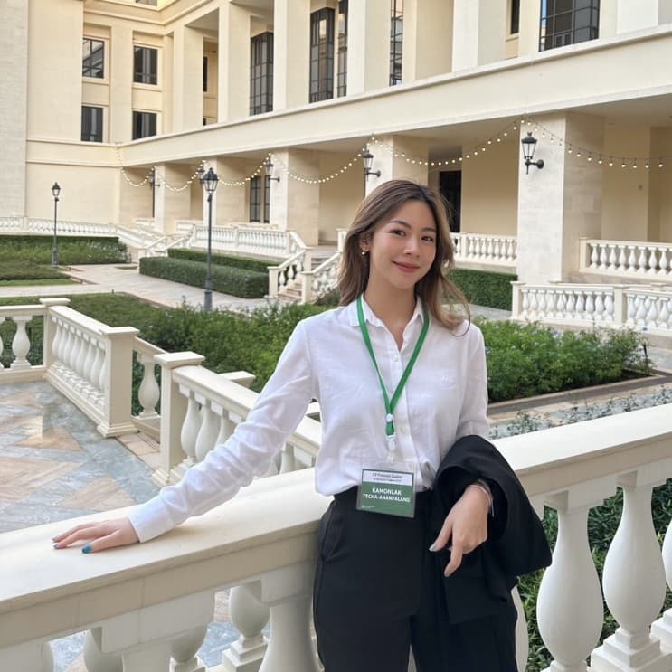 มาฟังเสียงจากคนใน ตอบคำถามคนรุ่นใหม่ ทำงานที่ CP ALL แล้วดียังไง? - 1. คุณเค้ก เตชพัฒน์ คณานุรักษ์ กับตำแหน่ง Management Trainee Operation ในอายุ 26 ปี