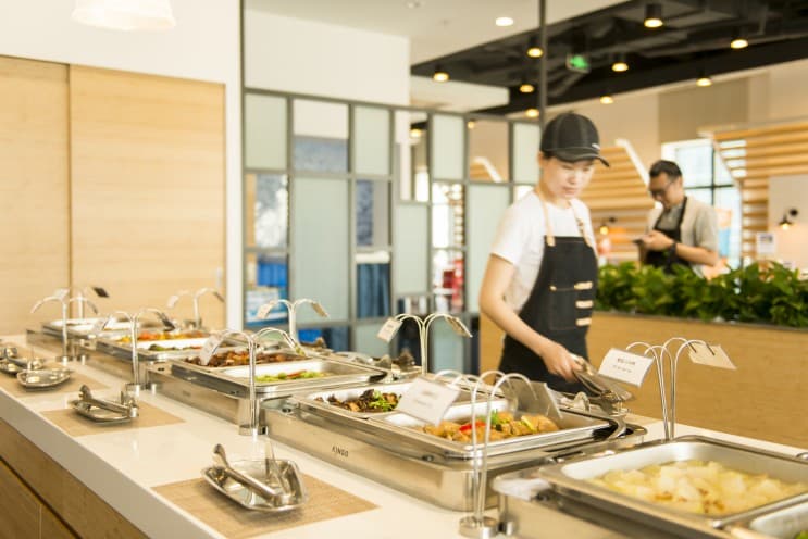 พาทัวร์แผนก CustomerService ของ Booking.com - To read the article in English, Scroll Down. (8)